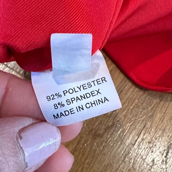 *last chance* Amazon | Women’s Red Sleeveless Top - Picture 5 of 9